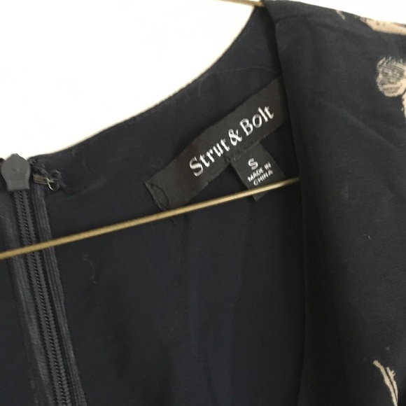 Open-shoulder print dress - Picture 4 of 6